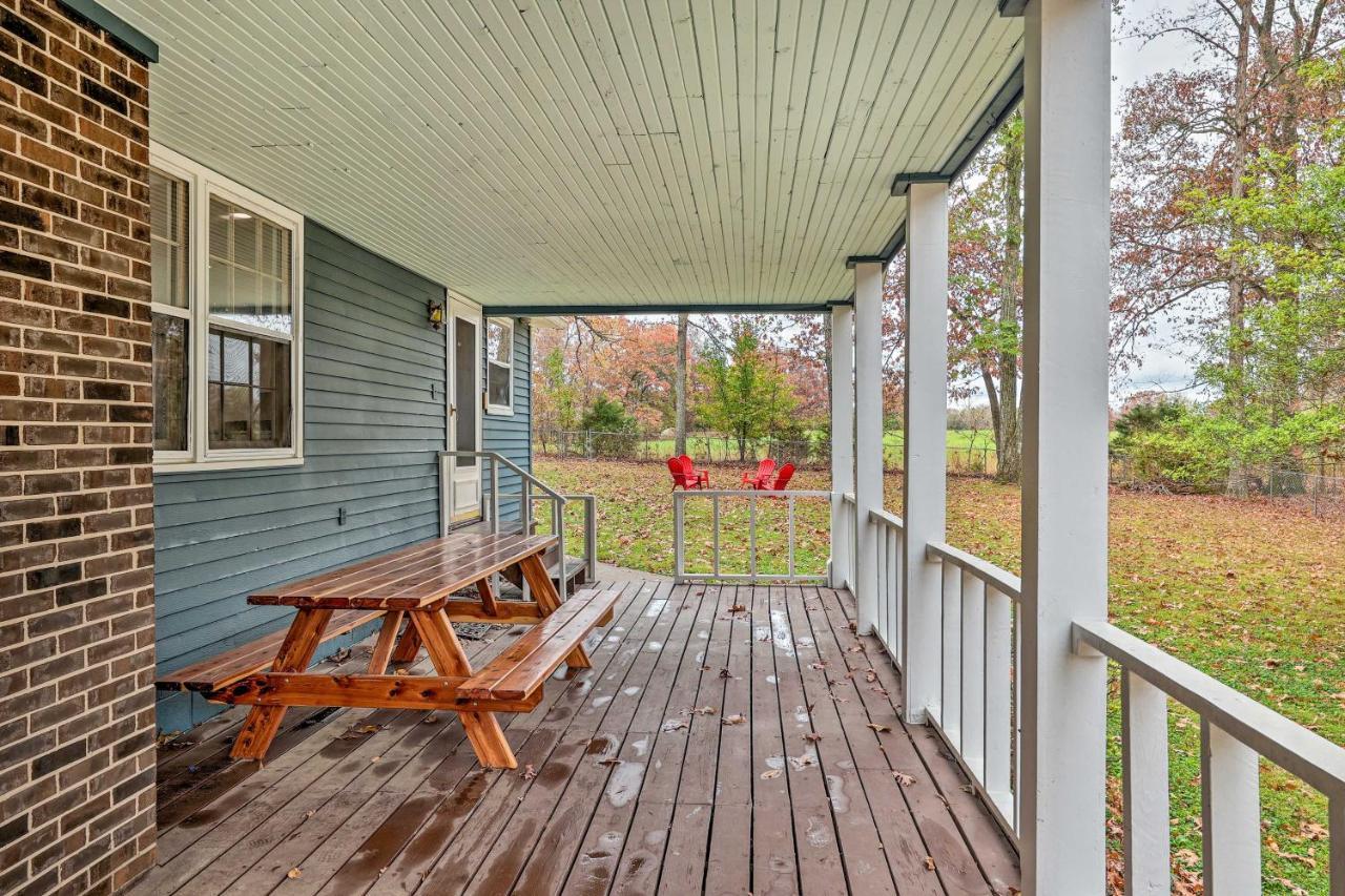 Cozy Cottage With Private Yard Pet Friendly! Winchester Exterior photo